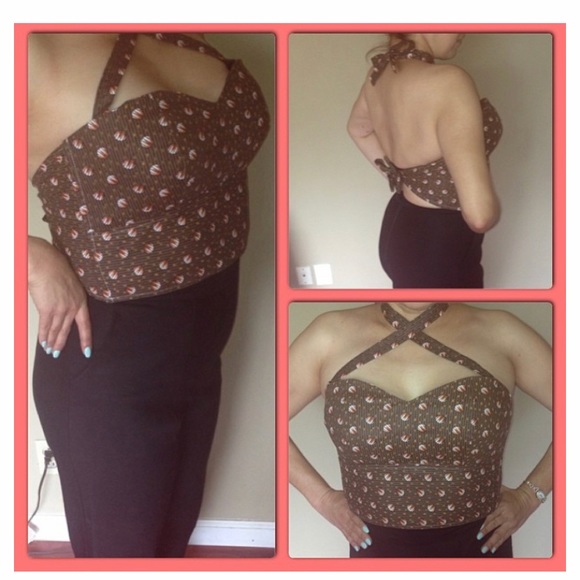 vintage gal clothing Tops - Cute concha crossover crop top in size 14 L